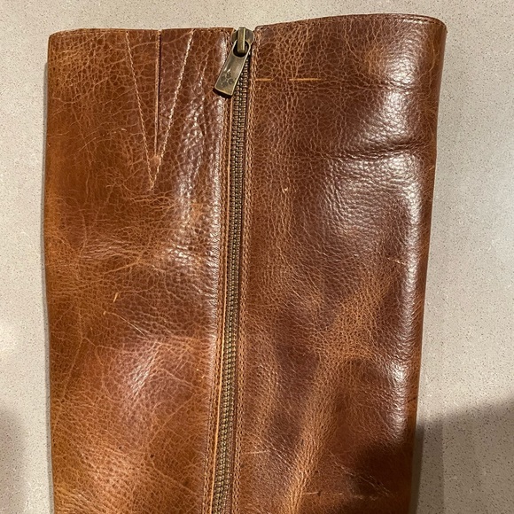 Patricia Nash Brown Heeled Boots with Elegant Design - Picture 4 of 5